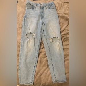 Levi’s high waisted mom jeans